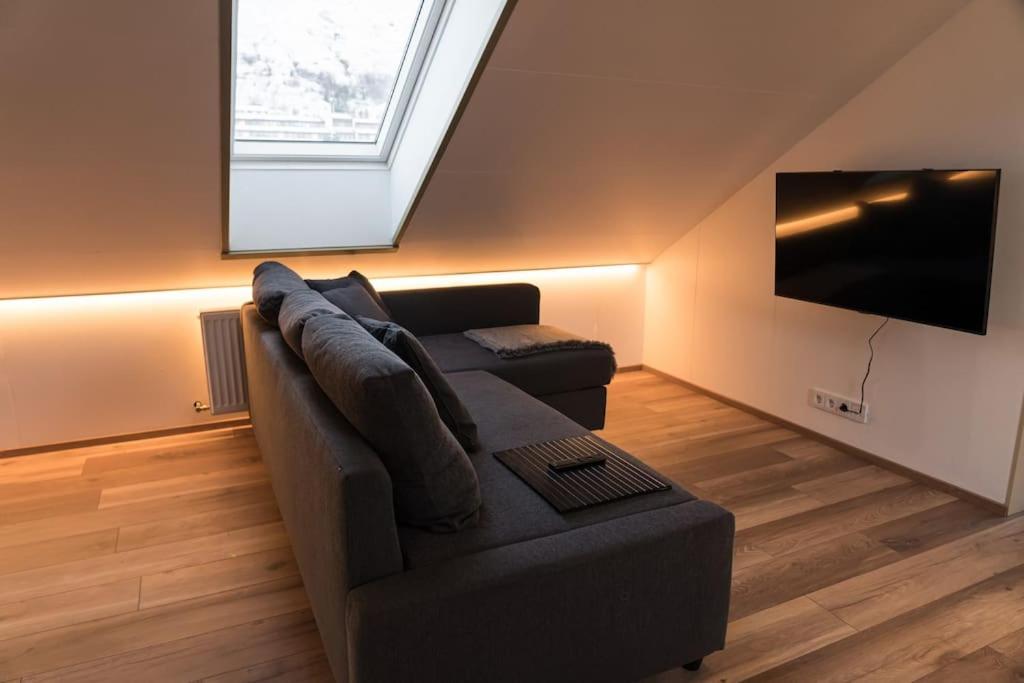 Siglufjordur Scenic Penthouse - Ocean View & Skylight Windows 아파트 외부 사진