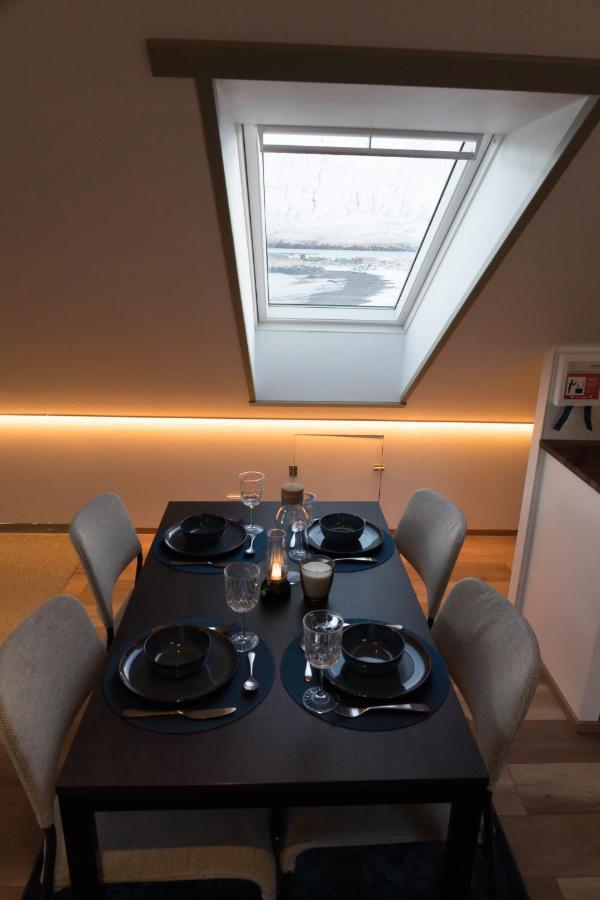 Siglufjordur Scenic Penthouse - Ocean View & Skylight Windows 아파트 외부 사진