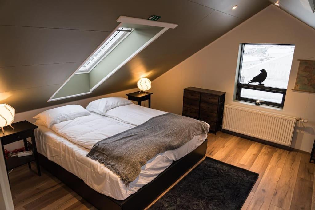 Siglufjordur Scenic Penthouse - Ocean View & Skylight Windows 아파트 외부 사진