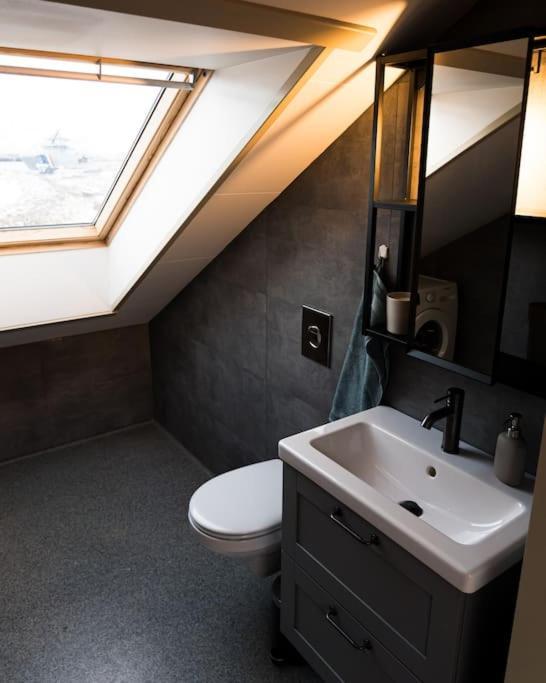 Siglufjordur Scenic Penthouse - Ocean View & Skylight Windows 아파트 외부 사진