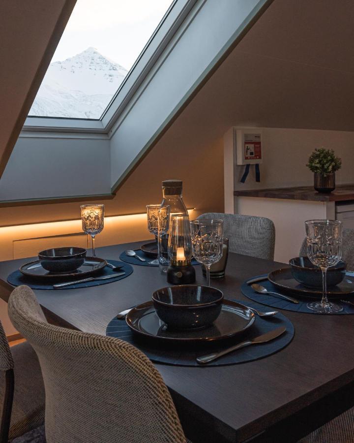 Siglufjordur Scenic Penthouse - Ocean View & Skylight Windows 아파트 외부 사진